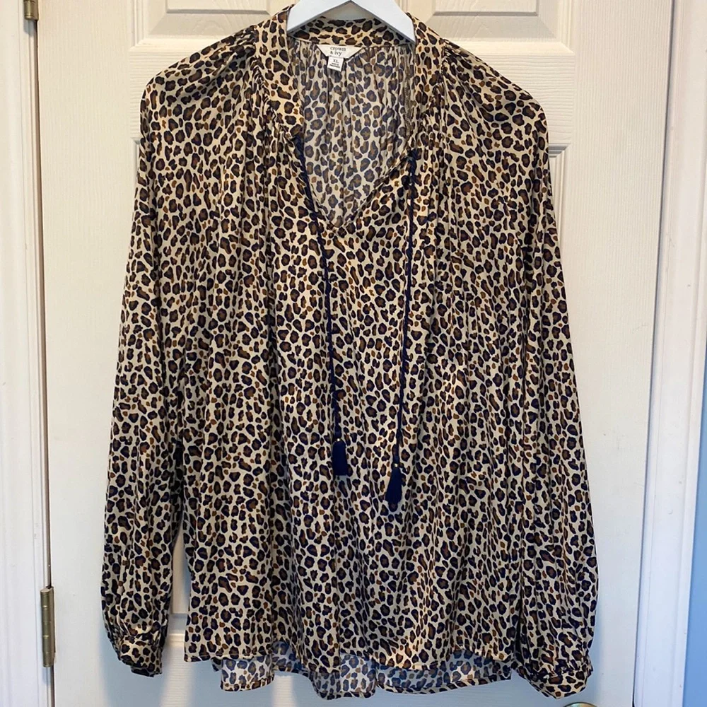 Crown & Ivy Tie Neck Peasant Top